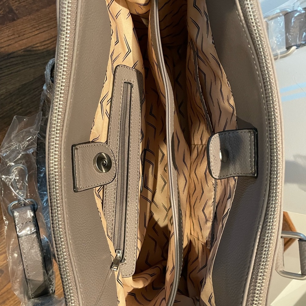Purse - Picture 3 of 9